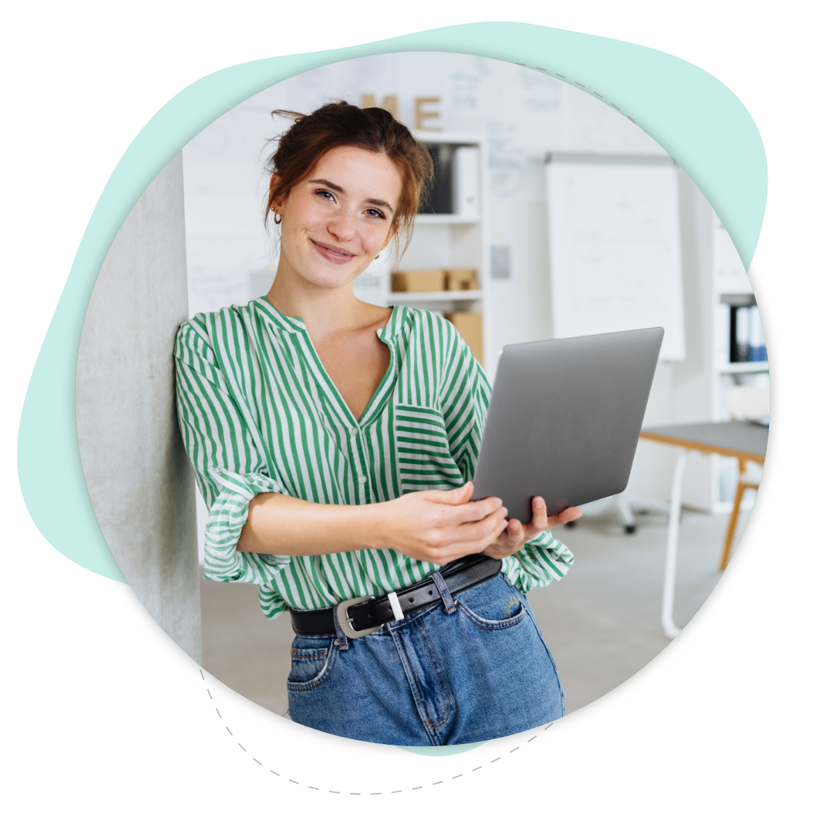 Webentwicklerin am Arbeitsplatz